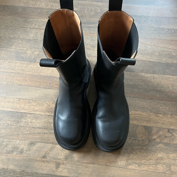 Bottega Vaneta Lug Boot - Picture 2 of 7